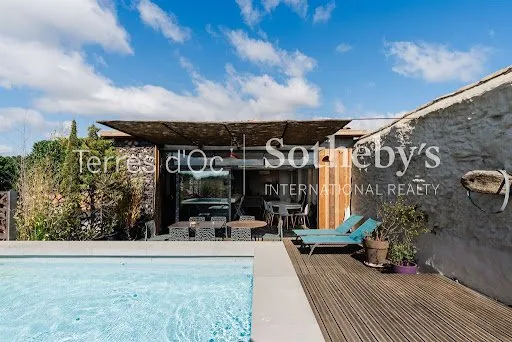 Maison 22 pièces 960 m²