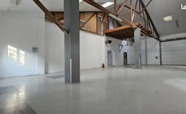 Local commercial 300 m² Voglans