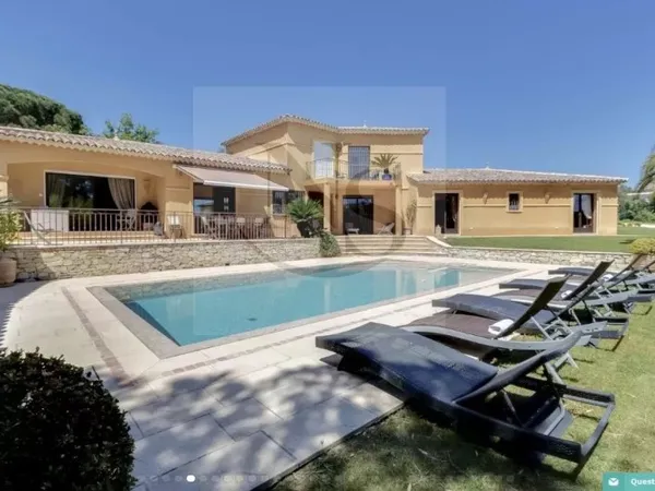 GRIMAUD DOMAINE DU GOLF DE BEAUVALLON / VILLA TROPEZIENNE
