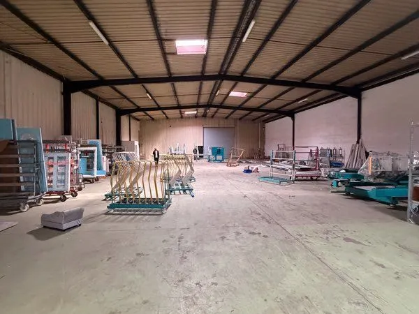 Entrepôt 500 / 900 m² - accès livraison - Saint-Ouen-l'Aumône