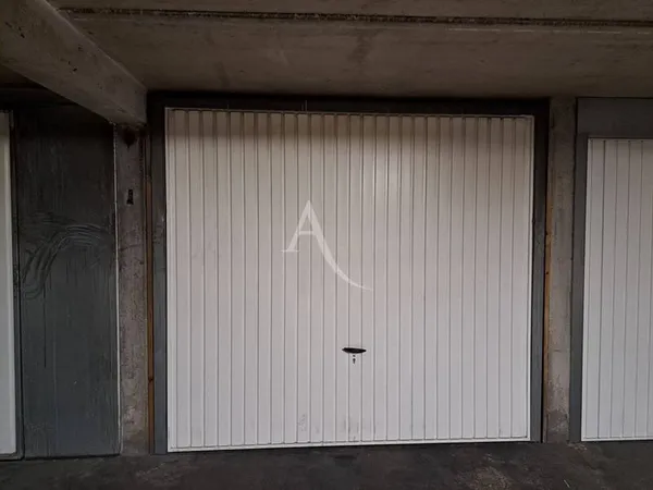 Parking 12 m²