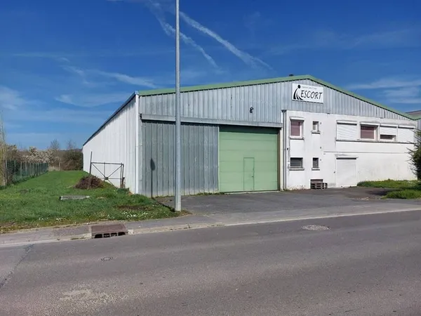 Entrepôt 1823 m²