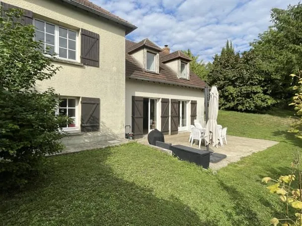 THOIRY PROCHE - MAISON 6 CHAMBRES