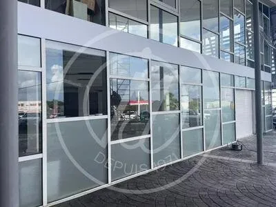 A louer local commercial de 65m2 à JARRY