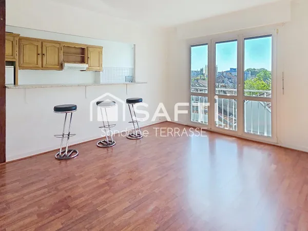 APPARTEMENT LUMINEUX AVEC PARKING
