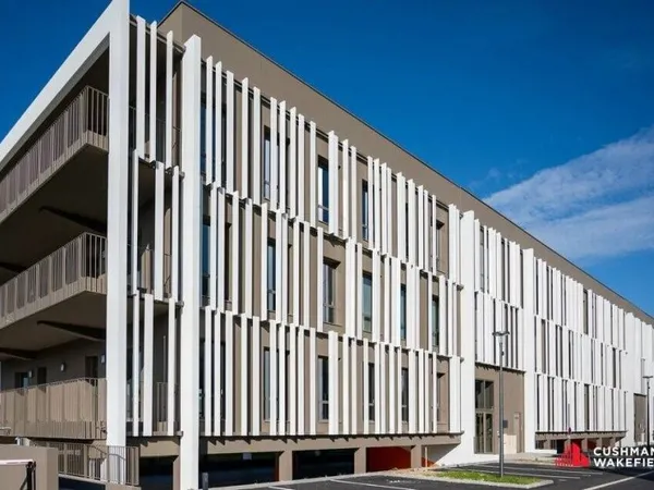 Bureaux 3 pièces 253 m²