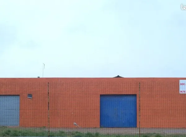 Entrepôt 100 m2 avec électricité et commodités, Narbonne
