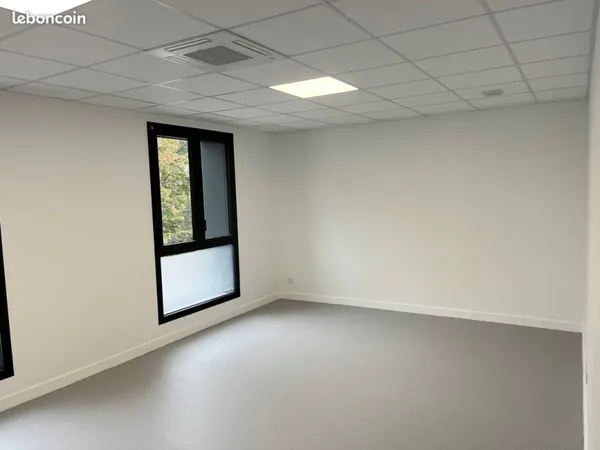 Location Bureau 24 m²