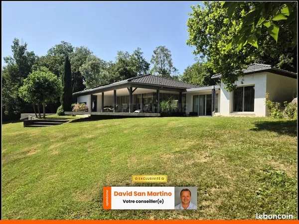 Villa 6 pièces 210 m²