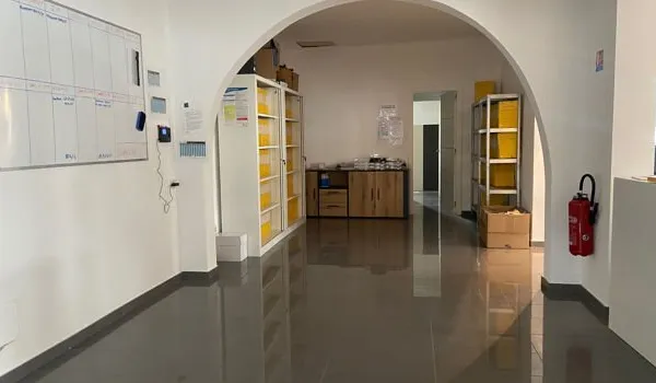 Local commercial 400 m²