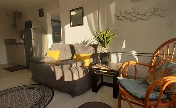 LE MÔLE - APPARTEMENT RENOVÉ AVEC PARKING ET CELLIER