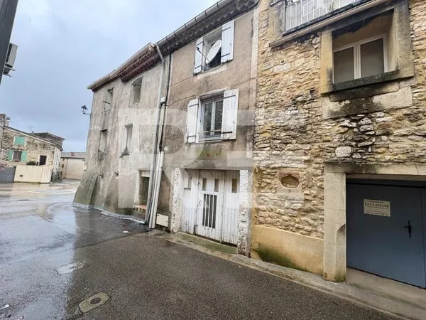 MAISON DE VILLAGE A RENOVER A LA ROUVIERE VENDUE LOUEE