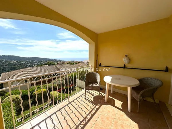 À VENDRE APPARTEMENT T2 VUE MER ET TERRASSE PLACE DE PARKING PRIVATIVE PISCINE, AUX ISSAMBRES