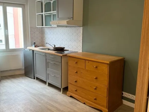 Location studio equipé avec terasse et jardin communautaire