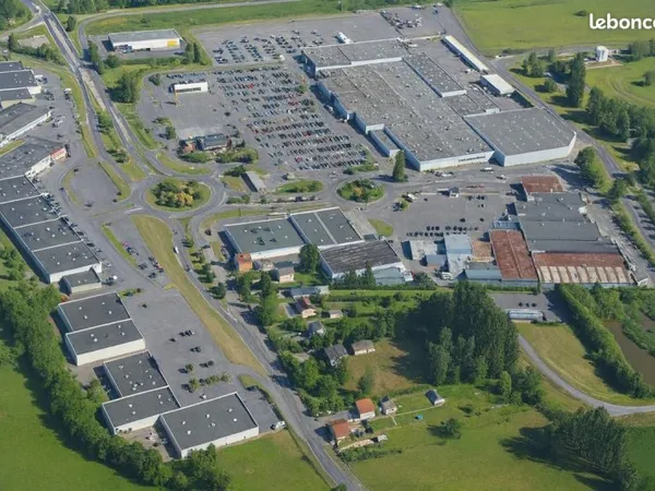 Local commercial 600 m²