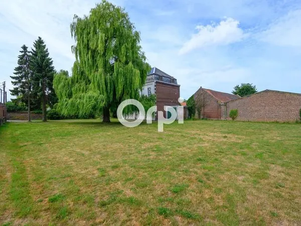 Terrain 623 m²