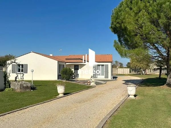 Maison de plain-pied 5 pièces 139 m²