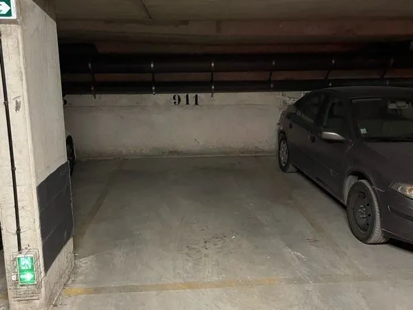 Location parking ss terrain Bobigny