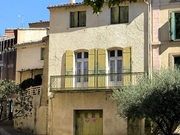 A 5 km d'Uzès belle maison bourgeoise de 270m2 à rénover