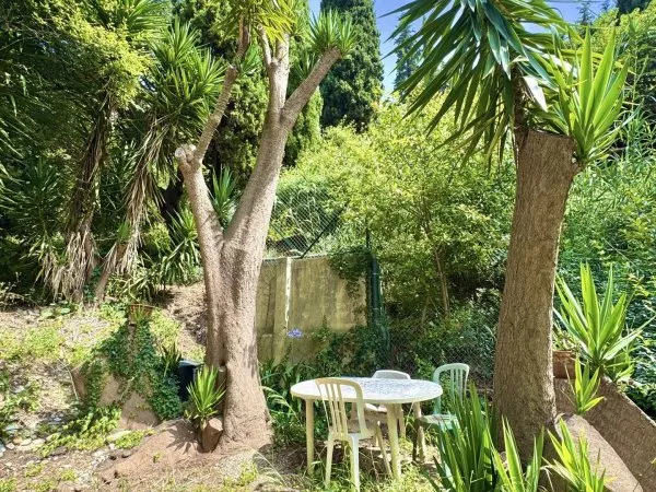 FABRON NICE OUEST — 3 PIÈCES TRAVERSANT 63m² AVEC TERRASSE, BALCON, PARKING ET IMMEUBLE RÉNOVÉ