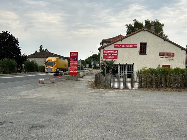 Local commercial 440 m²