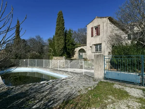Maison en pierre avec piscine à 15 minutes d'Uzès