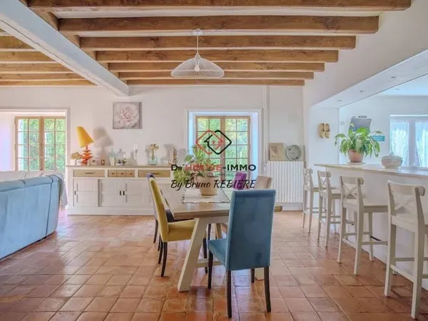 Maison 8 pièces 260 m²
