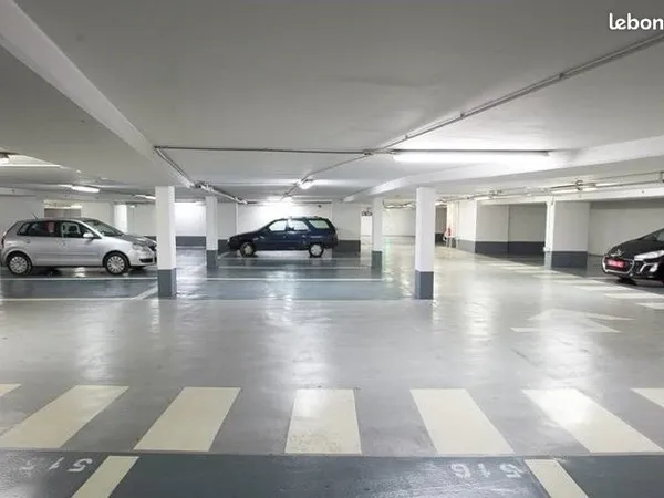 Place parking sécurisée en sous-sol - Proche métro Dromel
