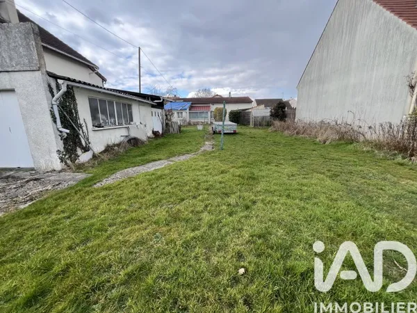 Terrain 242 m²