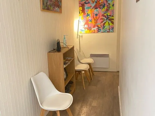 Bureau à louer dans local professionnel partagé