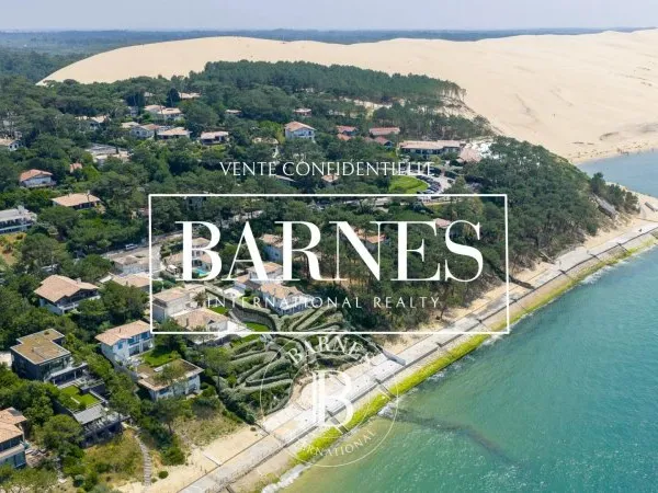 MAGNIFIQUE VILLA CONTEMPORAINE EN PREMIÈRE LIGNE AU PYLA-SUR-MER, AVEC ACCÈS PRIVATIF À LA PLAGE