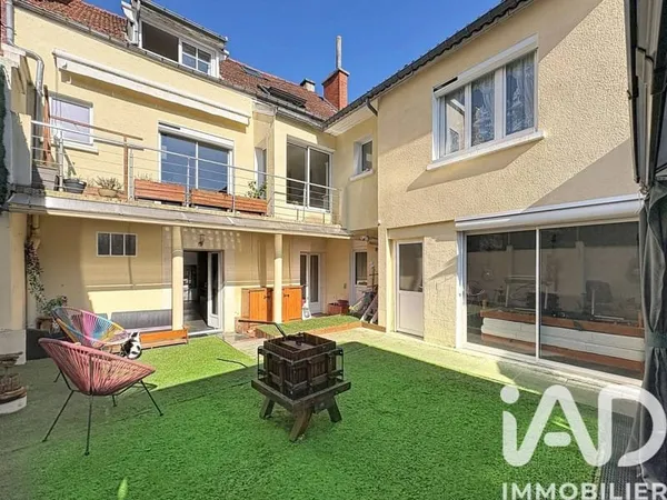 Maison 10 pièces 234 m²