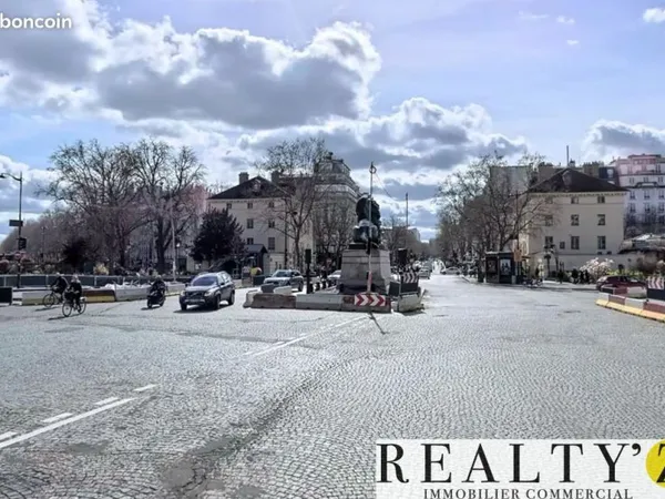 Local commercial 90 m²