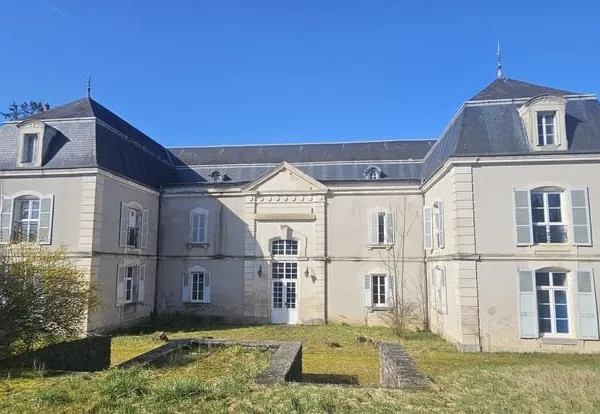 Domaine exceptionnel à rénover en Haute Saône