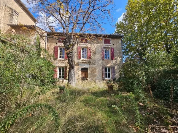 Maison de caractère proche des commodités à Bollène