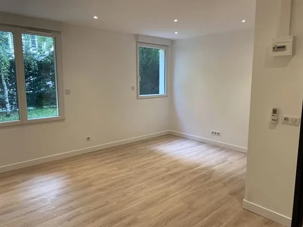 Local 79 m²
