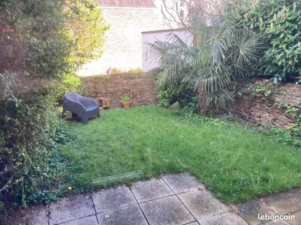 Rare Maison de ville T 3 de 63m2 avec jardinet, calme et lumineuse quartier Thabor