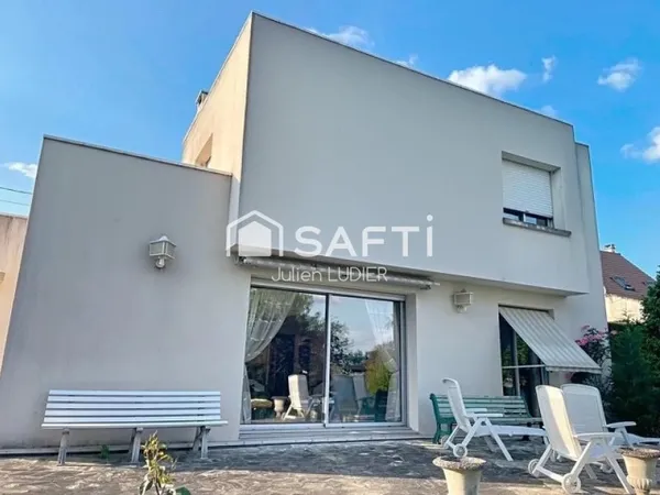 MAISON FAMILIALE SPACIEUSE LUMINEUSE PROCHE LISSES
