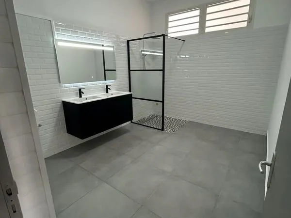 Appartement T3 - Hyper centre-ville Saint-Joseph - 69,89 m² - 970 /mois