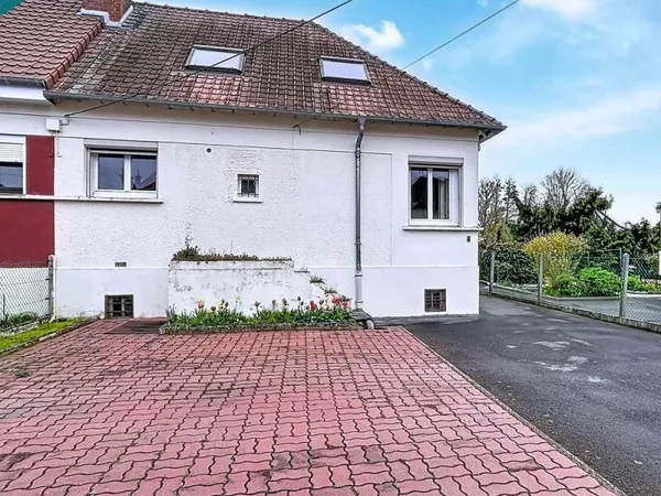 Maison 3 Chambres-Jardin, Garage, stationnements