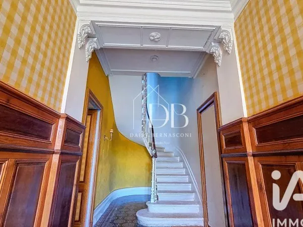 Maison 7 pièces 278 m²