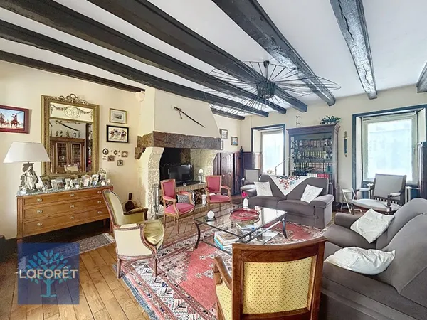 Maison 8 pièces 277 m²