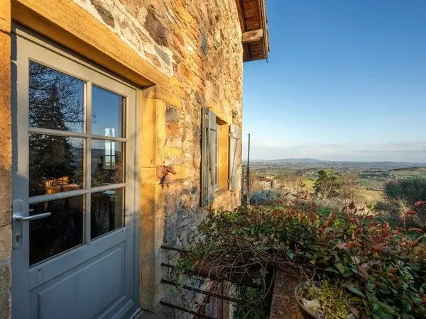 Maison à vendre 6 pièces MONTMELAS SAINT SORLIN (69)