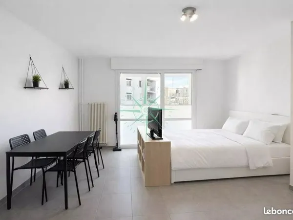 Studio 1 pièce 25 m²