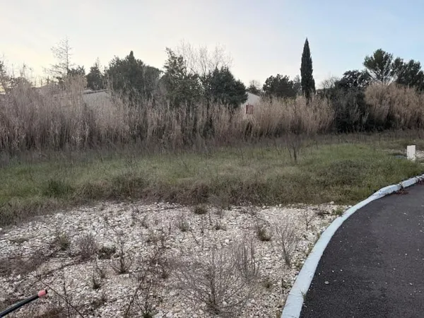 Terrain 476 m²