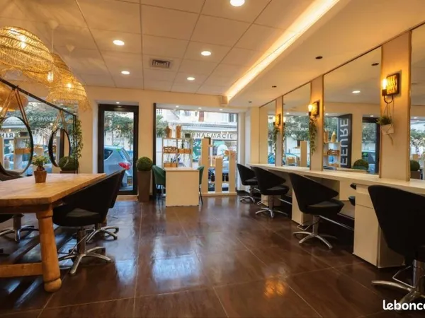 Tres beaux 80 m2 tous commerce sauf nuisances