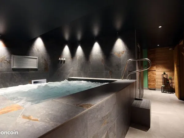 Local 129 m² Nancy