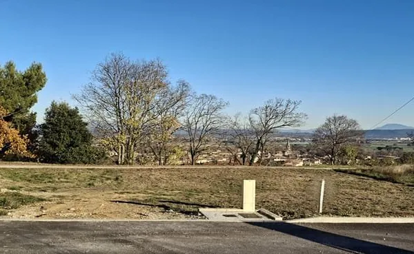 A vendre terrain d'une surface de 600m², sur les hauteurs de Bourg Saint Andeol.