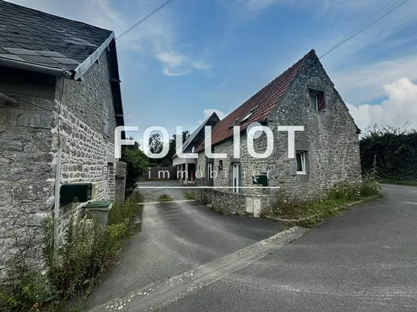 A VENDRE 50590 REGNEVILLE SUR MER ENSEMBLE IMMOBILIER LOCATIF DE 3 LOGEMENTS.