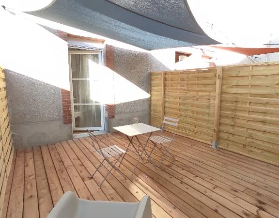 AGREABLE T2 MEUBLE AVEC TERRASSE